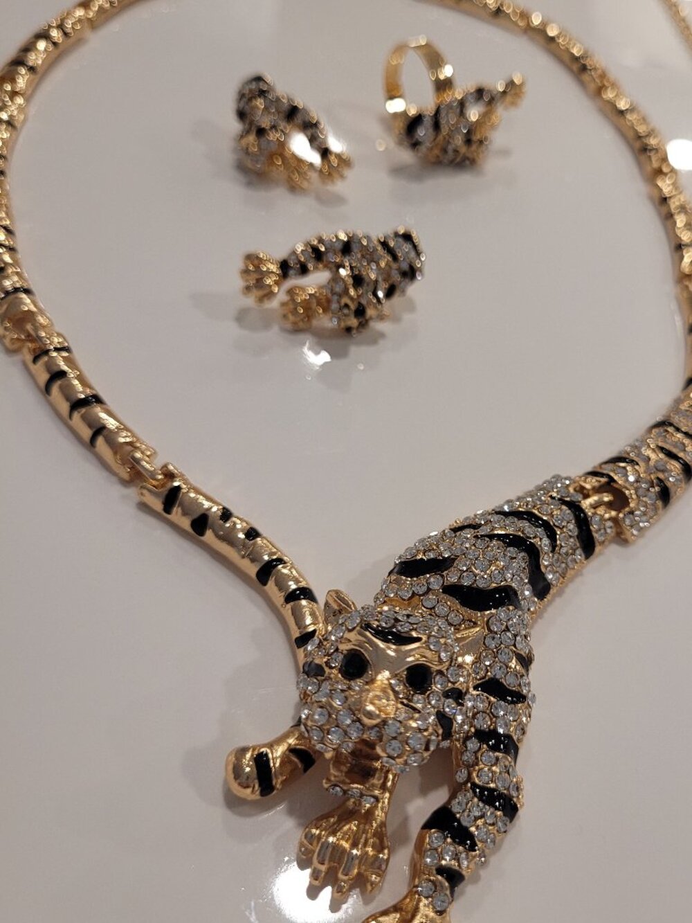 Tiger Necklace, Bracelet, Earrings and Ring! Set. Gold-tone. Rhinestones.